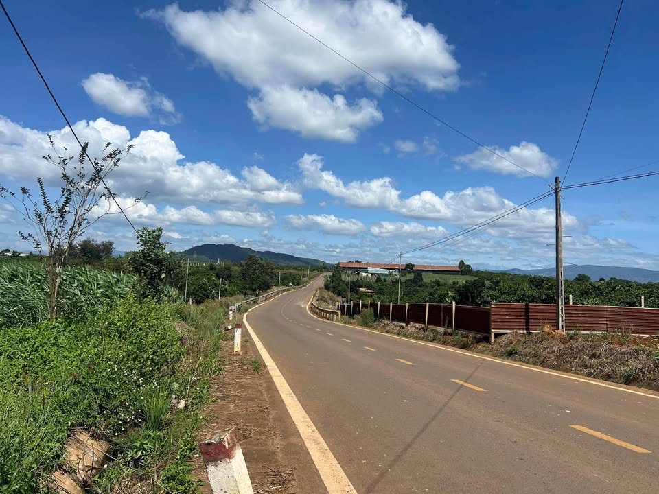 Đất thổ cư mặt đường nhựa DH2, xã Bình Thạnh, 200m² giá 7.6 tỷ - Cơ hội đầu tư hấp dẫn!