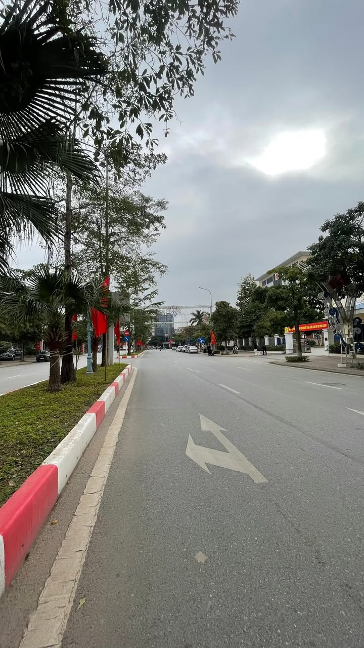 Nhà phố 6 tầng Phường Thanh Trì 50m² giá 7 tỷ - Sổ đỏ nở hậu, thang máy tiện nghi!