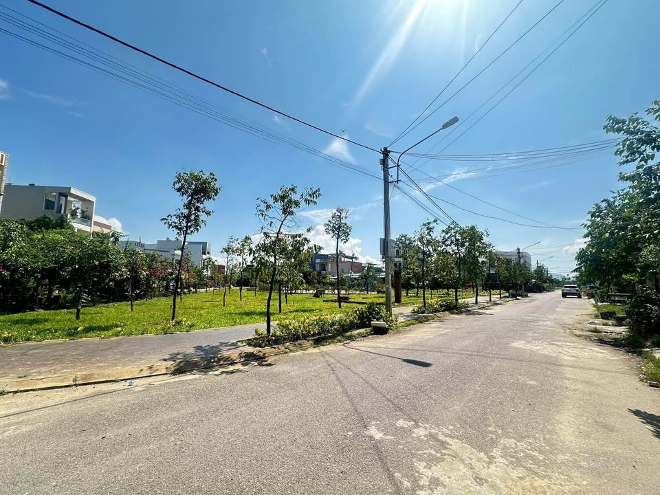 Nhà cấp 4 mặt tiền công viên Nhơn Bình 80m² giá 2.3 tỷ - Khu dân cư sầm uất!