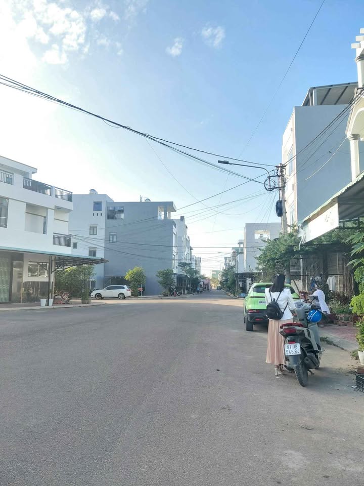 Đất nền Quận 7 - Đường Huỳnh Tấn Phát 54m² giá 2 tỷ - VIEW CÔNG VIÊN lý tưởng!