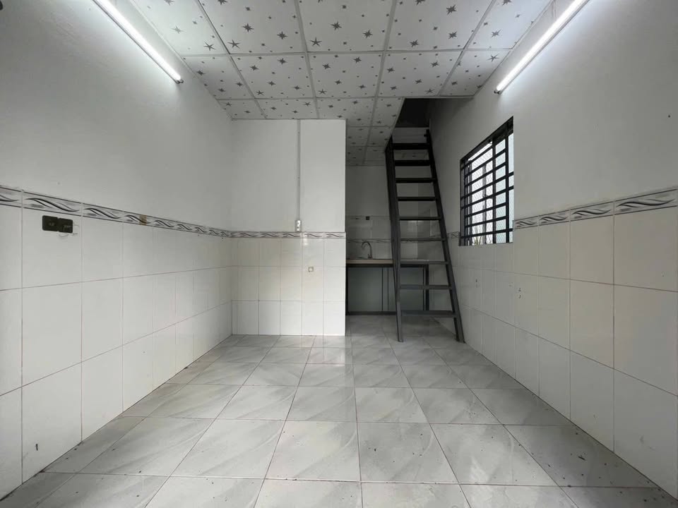 Phòng trọ 1 lầu mặt tiền khu Đại Học Y Dược Cần Thơ 26m² giá chỉ 2.2 triệu