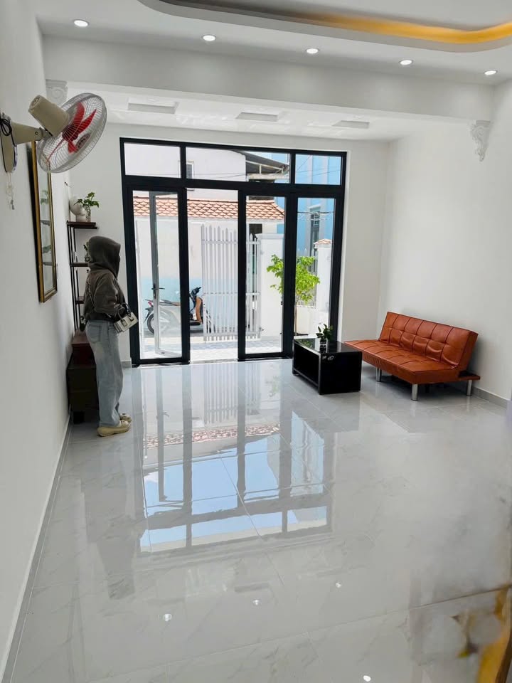 Nhà cấp 4 hẻm xe hơi đường Trần Thị Điệu, Quận 9, 52m² giá 5.4 tỷ - Sổ hồng riêng, thương lượng nhẹ!