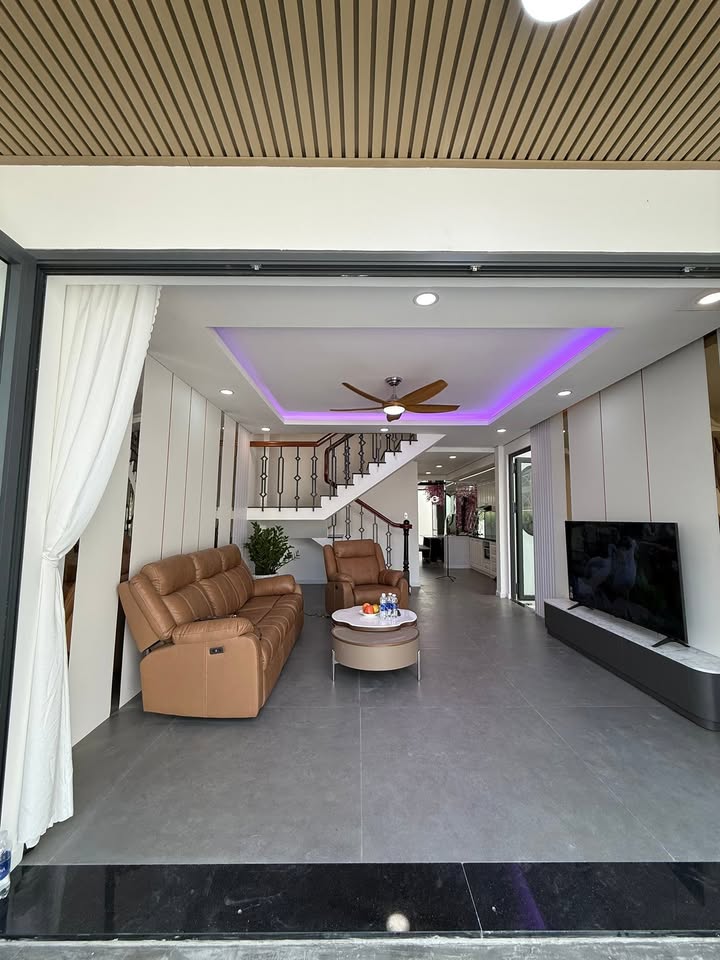 Nhà 2 tầng Bình Quới, 117m² giá 11.8 tỷ - View sông tuyệt đẹp!