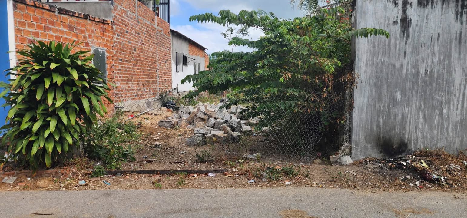 Đất thổ cư 97m² tại Quảng Phước, Vạn Ninh chỉ 600 triệu - Cần bán gấp!