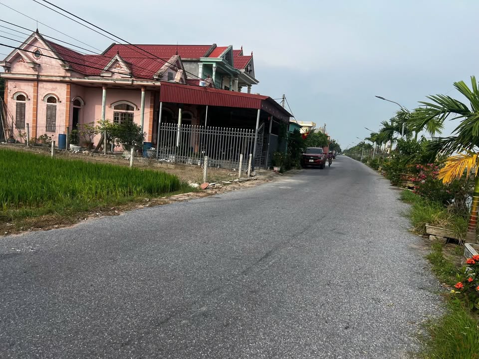 Lô đất 250m² mặt tiền 10m tại Quất Lâm - Giá 1.3 tỷ, vị trí đắc địa cho kinh doanh!