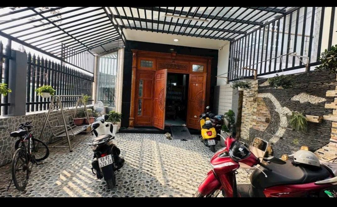 Nhà 3 tầng 2 mặt tiền Phan Văn Hớn, 140m² - Tiềm năng tăng giá mạnh!