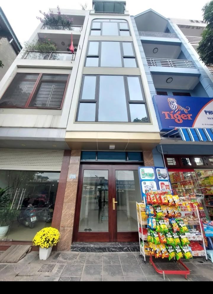 Nhà mặt phố Thanh Am, Long Biên 40m² giá chỉ 13.8 tỷ - Kinh doanh sầm uất!