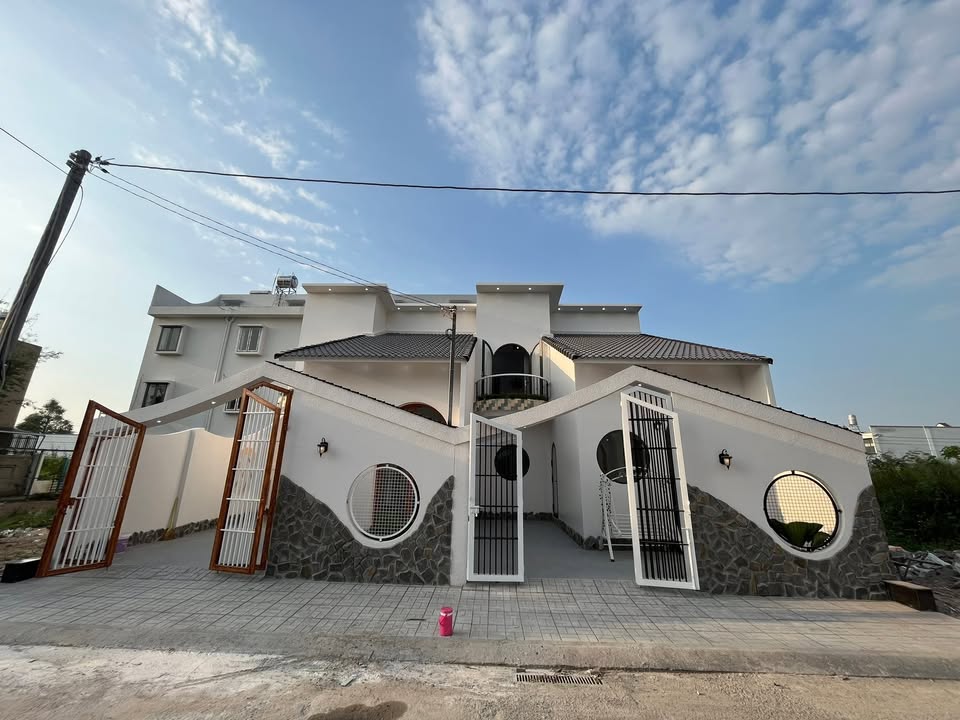 Nhà lầu lững 94m² tại Ấp Long Hồ, Vĩnh Long giá 2.29 tỷ - Sẵn sàng vào ở ngay!