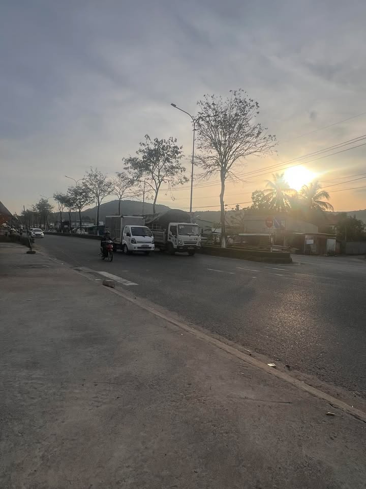 Đất nền 500m² tại Tuyến Tránh Phú Quốc giá chỉ 2,7 tỷ - Cơ hội đầu tư hấp dẫn!