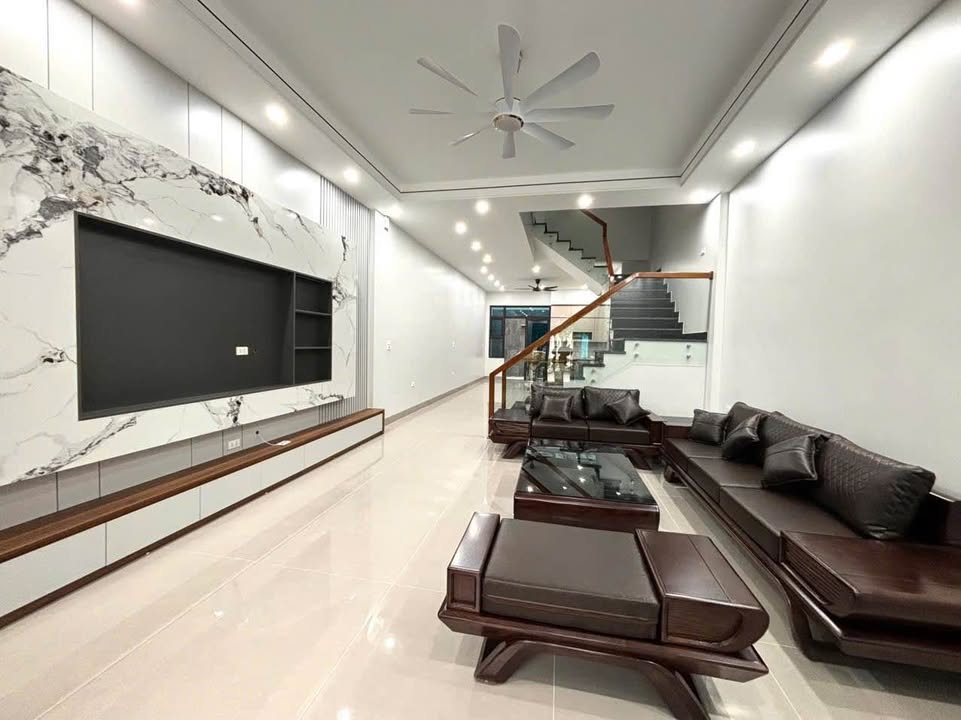 Nhà đẹp An Hoạch, Thanh Hóa - 100m², Full nội thất cao cấp - Sẵn sàng giao dịch!