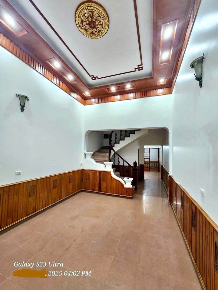 Bán nhà 3 tầng mặt phố Trần Thánh Tông, 64m² giá 7.1 tỷ - Kinh doanh thuận lợi!