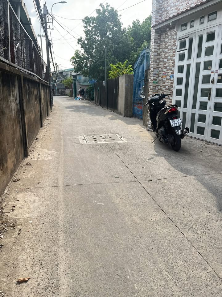 Nhà Mặt Tiền Xuân Thới Đông 49m² giá 1.65 tỷ - Sẵn sàng vào ở!