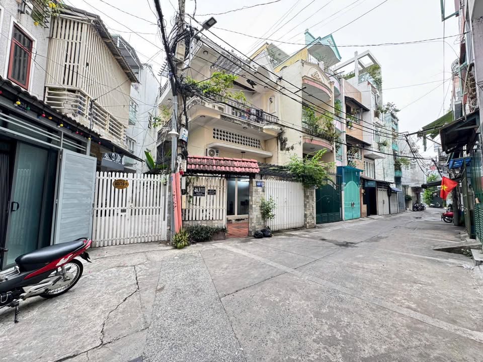 Nhà 3 Tầng Huỳnh Văn Bánh, Phú Nhuận - 34m² giá 5.95 tỷ - Hẻm thông thoáng, dân trí cao!