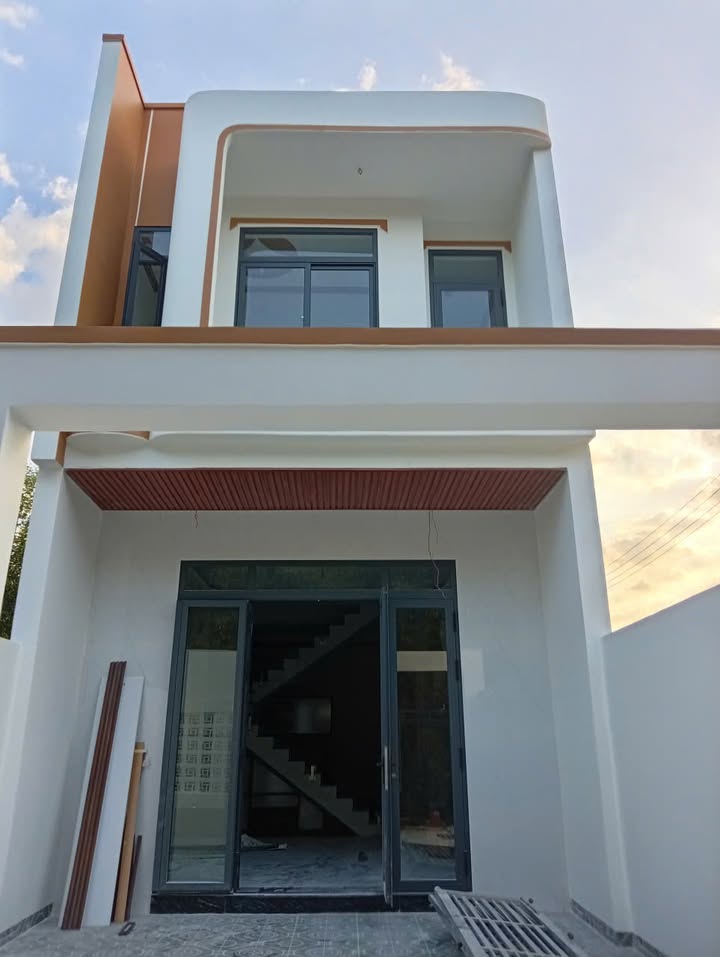 Nhà xây sẵn tại Phường Tân Triều, 100m² giá 1,85 tỷ - Cơ hội đầu tư tuyệt vời!