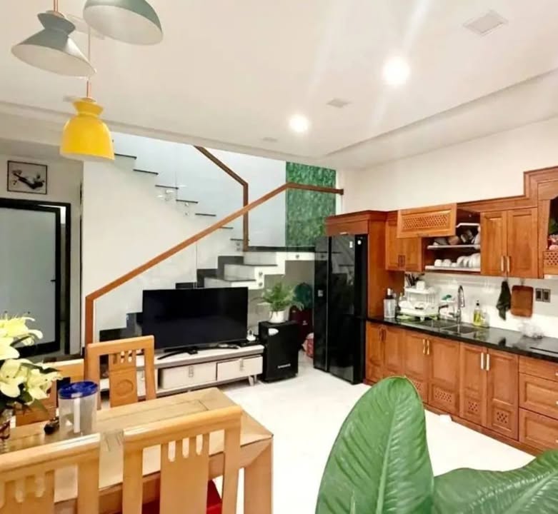 Nhà mặt tiền Núi Thành, Hải Châu 90m² giá chỉ hơn 1 tỷ - Bán gấp!