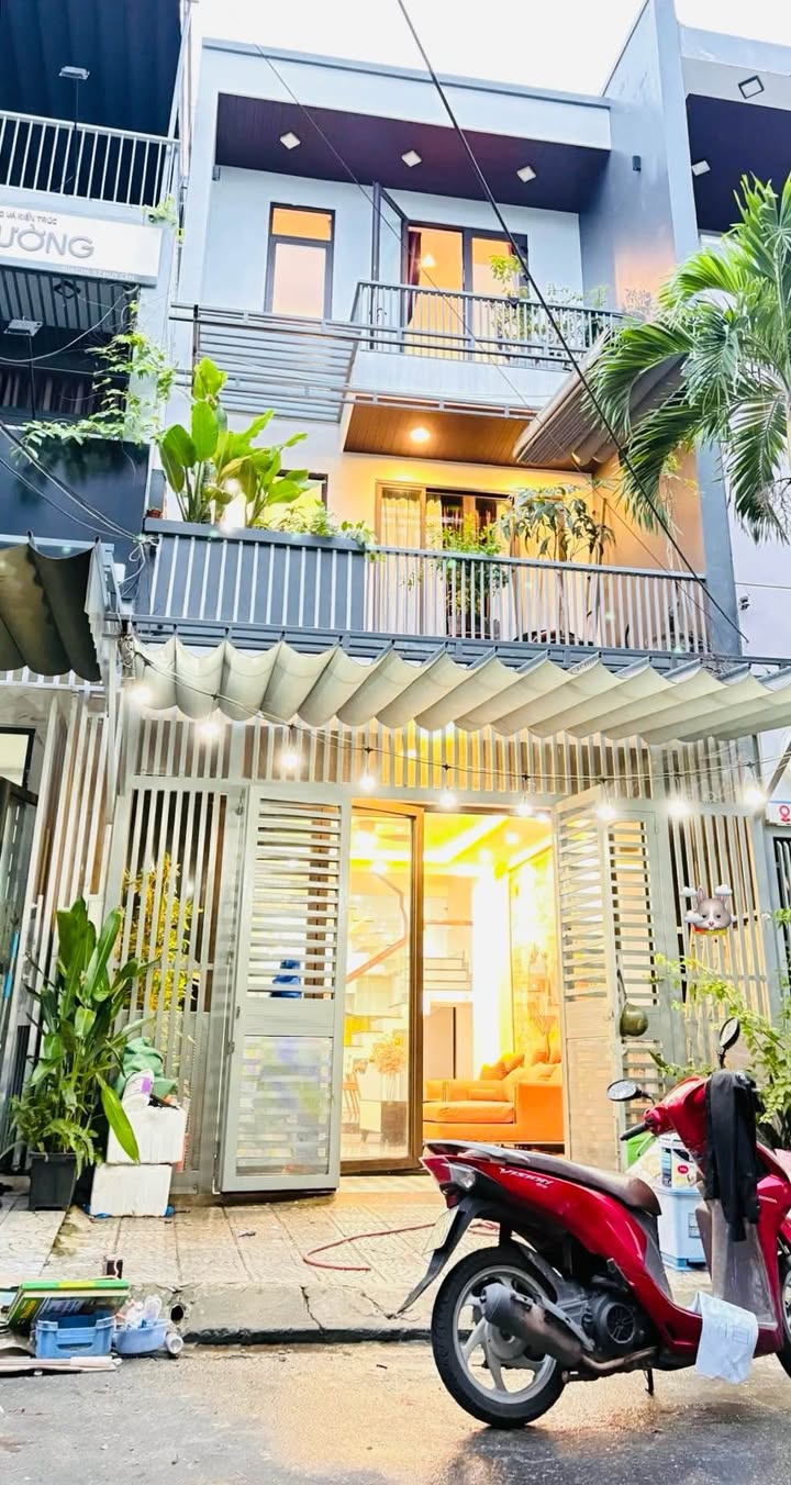 Nhà phố luxury mặt tiền Huy Cận, Hải Châu 70.5m² chỉ 10 tỷ - Vị trí kinh doanh đắc địa!