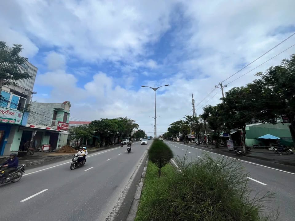 Nhà mặt tiền kinh doanh Trần Hưng Đạo, Điện Ngọc 90m² giá 4,6 tỷ - Cơ hội đầu tư tuyệt vời!