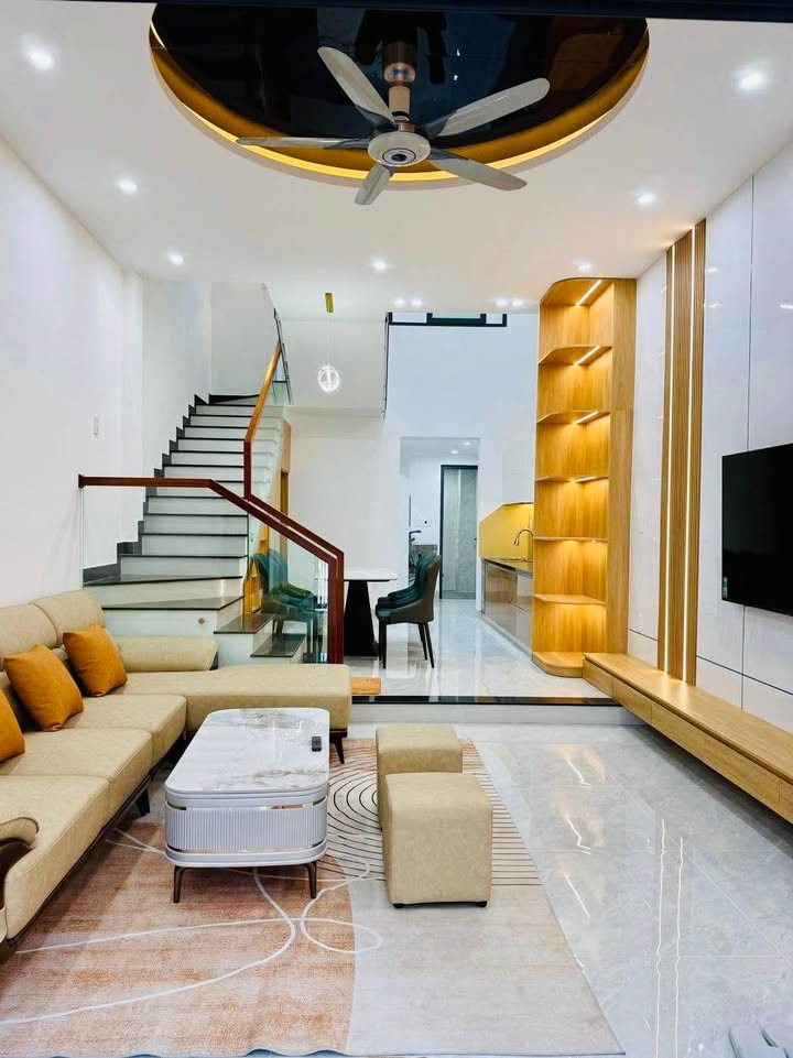 Nhà 3 tầng đường Phan Đăng Lưu, Hải Châu 78m² giá thỏa thuận - Thiết kế hiện đại, 5 phòng ngủ