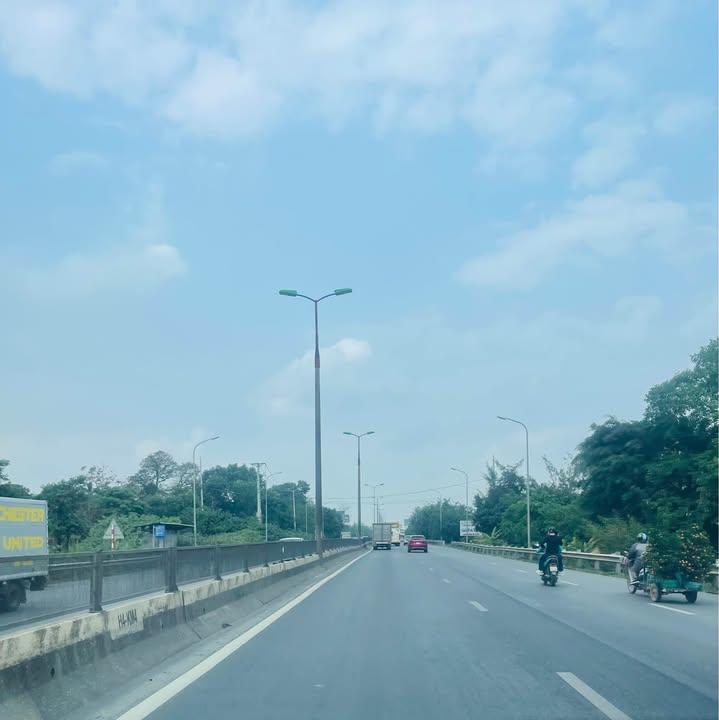 Nhà riêng Mê Linh 48m² giá 2 tỷ - Ô tô đỗ cửa, tiện ích 24/7!