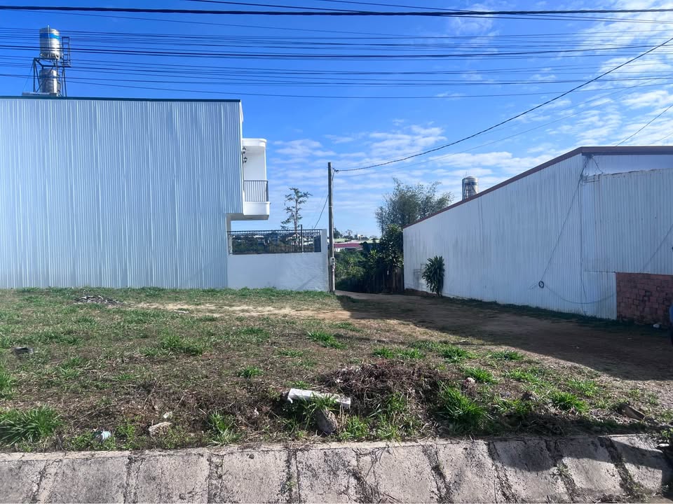 Đất nền 200m² Phường 2, Đà Lạt - Mặt tiền đường Nguyễn Trãi, giá 3.8 tỷ - Đầu tư sinh lời!