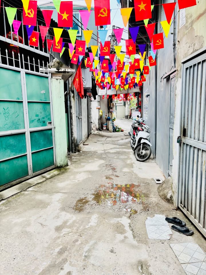 Nhà góc Vĩnh Hưng 28m² giá 4.3 tỷ - Thiết kế thông thoáng, tiện nghi đầy đủ!