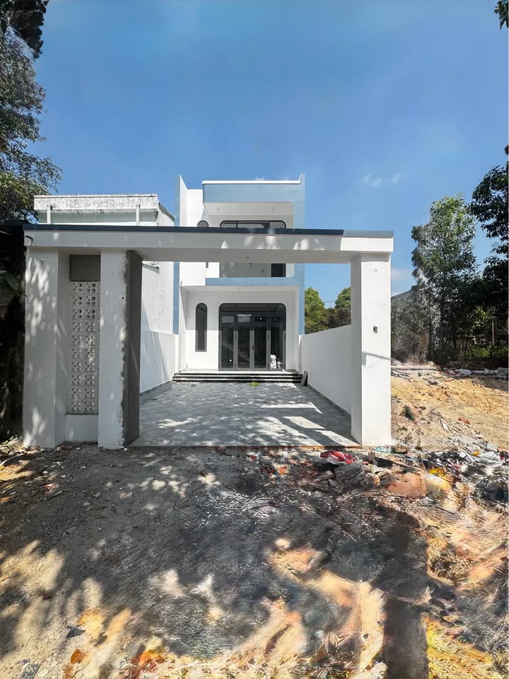 Nhà bán tại Khu J Mỹ Phước 3, Bến Cát, 150m² - Sổ hồng riêng, giá 2.7 tỷ!