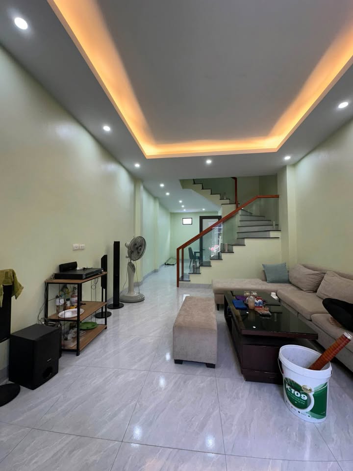 Nhà gần Hồ Định Công, 46m² giá 2 tỷ - Chính chủ cần bán gấp!