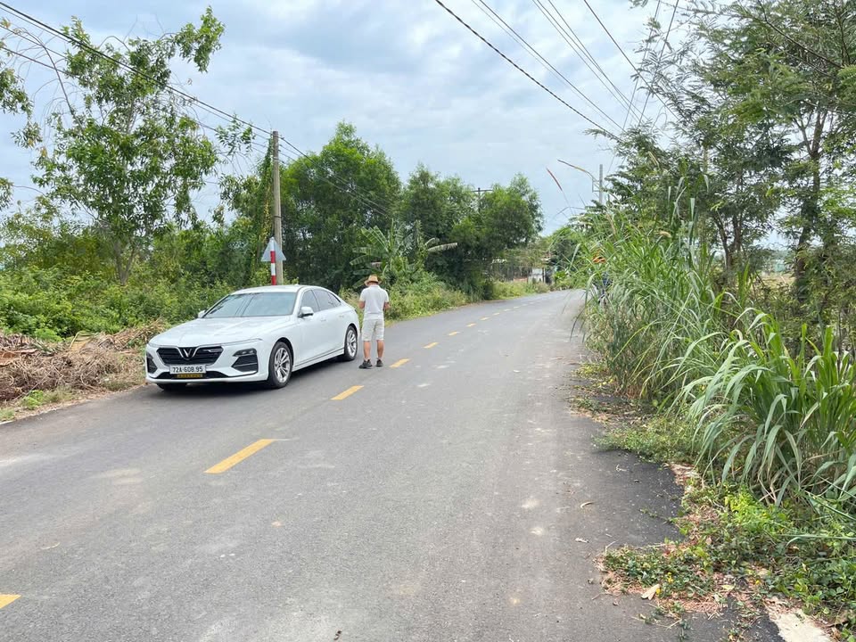 Nhà vườn tại Thị trấn Đất Đỏ 320m² giá 3.1 tỷ - Không thể bỏ lỡ!