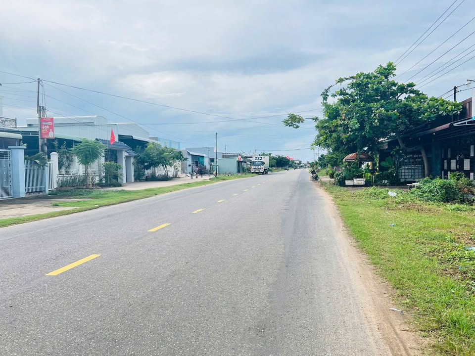 Đất thổ cư 200m² mặt tiền Quốc Lộ 28 xã Hàm Liêm - Giá chỉ 3 tỷ!