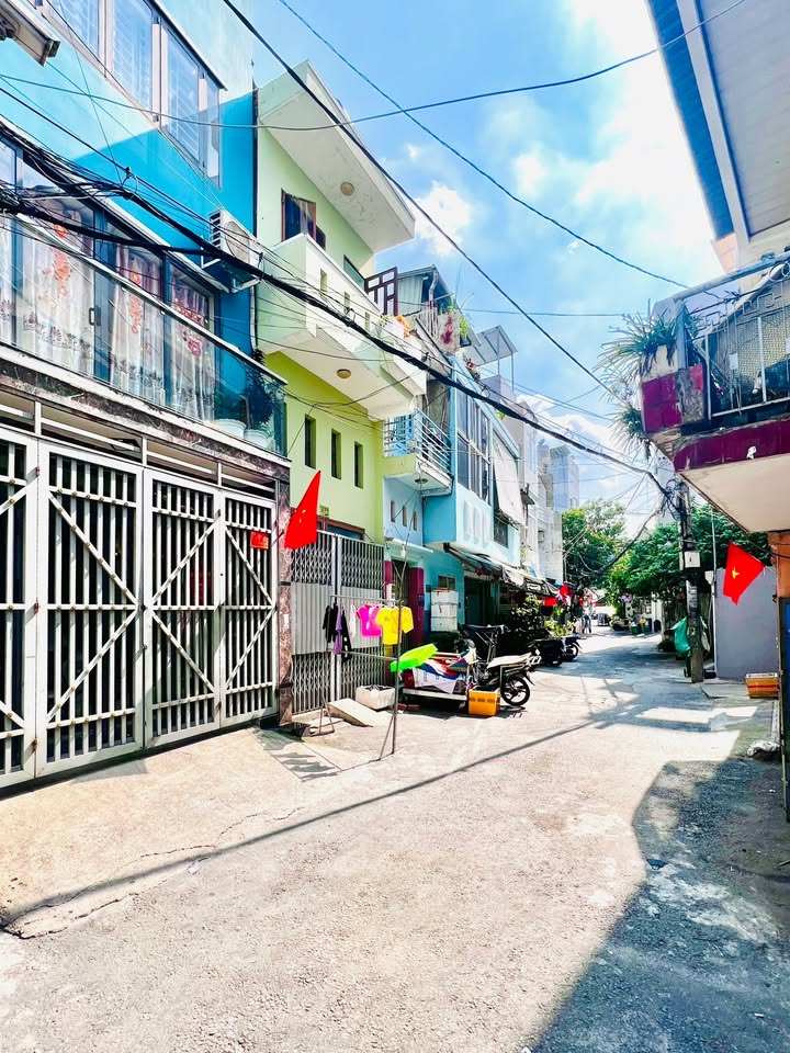 Nhà phố Bình Thạnh 25m² giá 4.23 tỷ - Ô tô đỗ cửa, gần khu ẩm thực