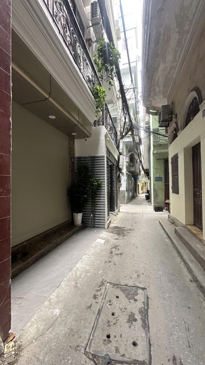 Nhà 5 tầng Đống Đa 30m² giá 5.98 tỷ - Vị trí trung tâm, sống tiện nghi!