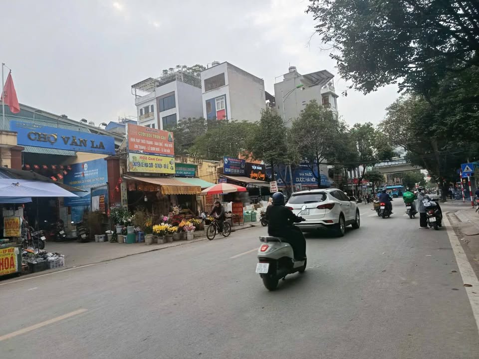 Nhà liền kề KĐT Văn Phú 77m² giá 20 tỷ - Ô tô vào nhà