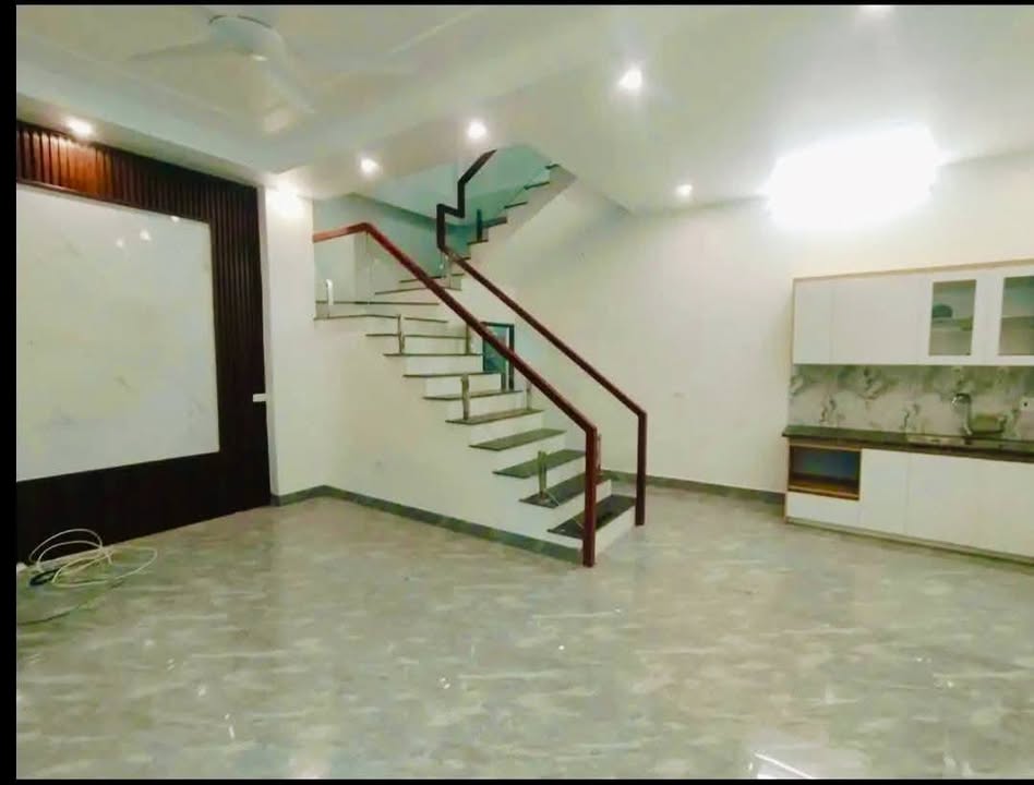 Nhà 3 tầng đẹp tại Ngõ Quang Trung, TP Nam Định - Giá 1.79 tỷ, ô tô đỗ gần nhà!