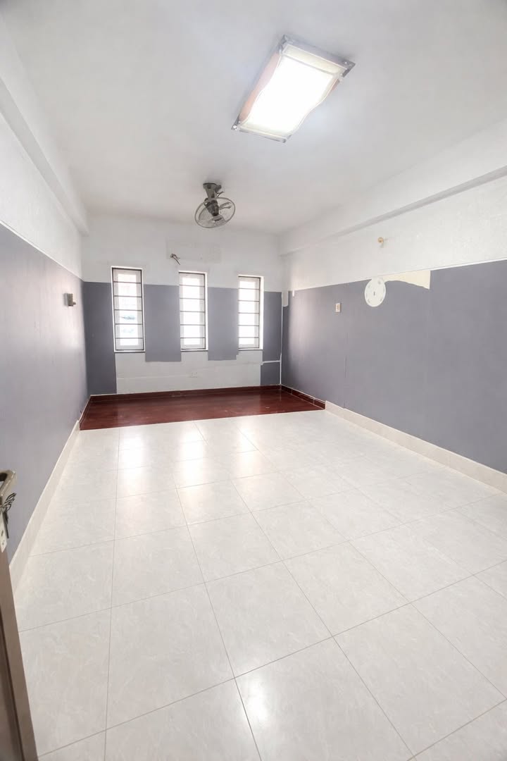 Nhà Quận 1, Hẻm Xe Hơi, Diện Tích 30m², Giá Chỉ 7.95 Tỷ - Giảm Gấp 1 Tỷ!