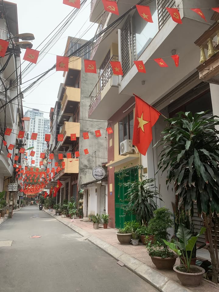 Nhà 4 tầng Cầu Diễn 50m² giá 15.2 tỷ - Nhà chính chủ, 3 mặt thoáng!