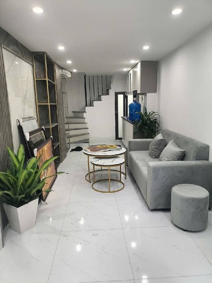 Nhà riêng Tân Mai 24m² giá 3 tỷ - Pháp lý chuẩn, gần chợ và trường học!