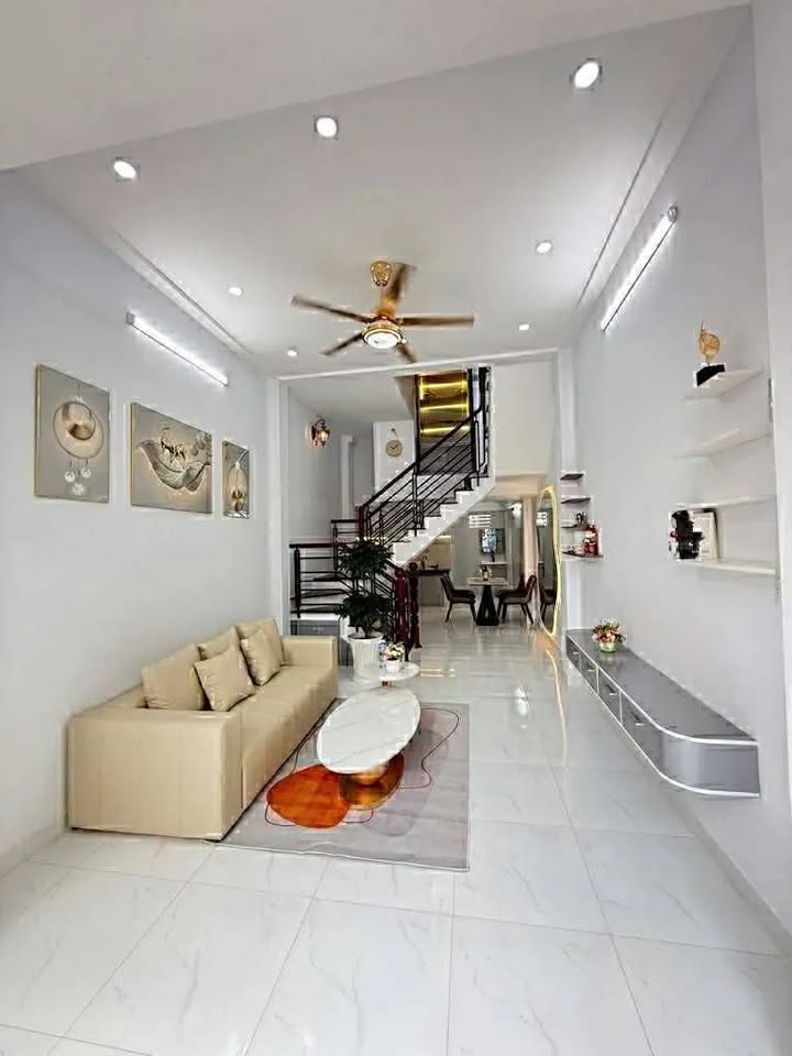 Nhà 3 tầng Nguyễn Phúc Chu, Tân Bình 42m² giá 4.9 tỷ - Hẻm xe hơi, 2 mặt tiền!