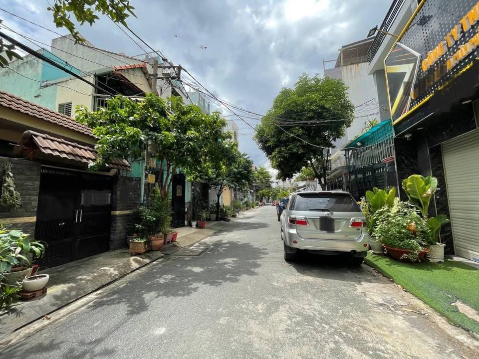 Nhà phố Hòa Thạnh, Tân Phú 37m² giá 5 tỷ - Chính chủ bán ngay!