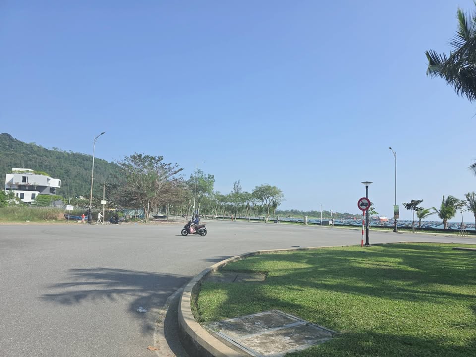 Đất nền Đường Vũ Ngọc Nhạ, Đà Nẵng 90m² chỉ 15 tỷ - View biển tuyệt đẹp!