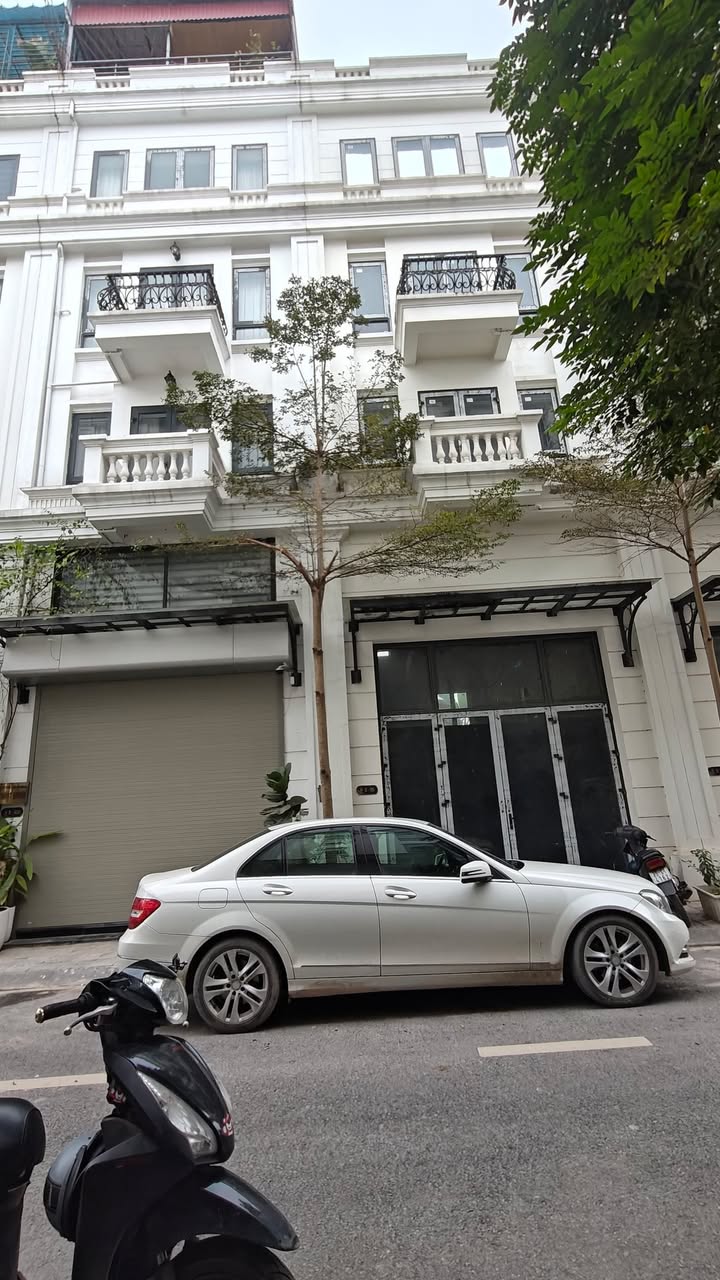 Nhà liền kề Phú Diễn 62m² giá thỏa thuận - Kinh doanh đỉnh cao!