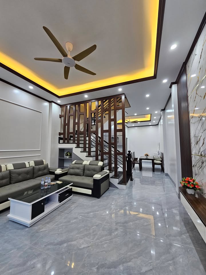 Nhà 3 tầng mặt đường Lương Văn Tri 63m² giá 2 tỷ - Thiết kế tối ưu cho gia đình