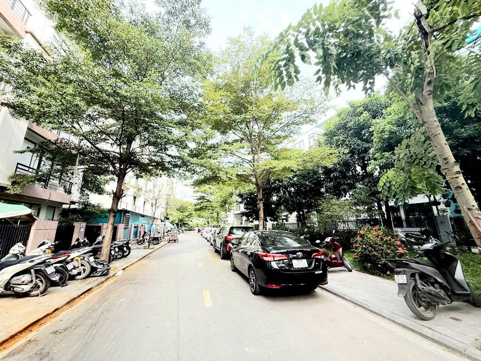 FrontHouse Xuân Phương Garden 145m² giá 33 tỷ - Cơ hội đầu tư hiếm có!