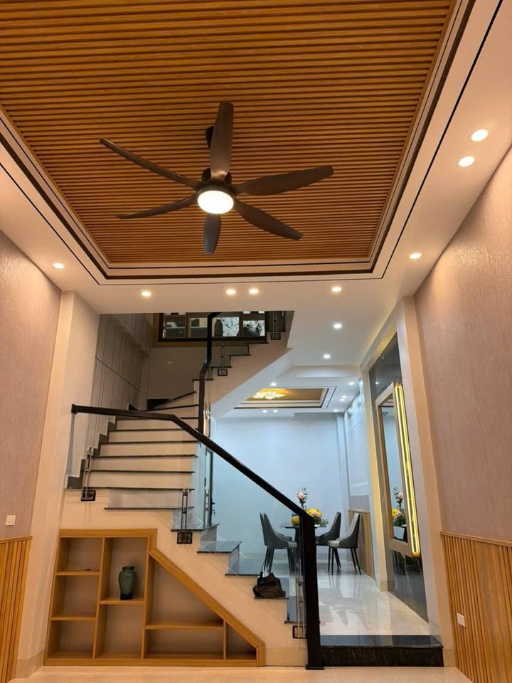 Nhà 4 tầng Cẩm Giang 43m² giá 3.58 tỷ - Ô tô đỗ cửa, vị trí trung tâm