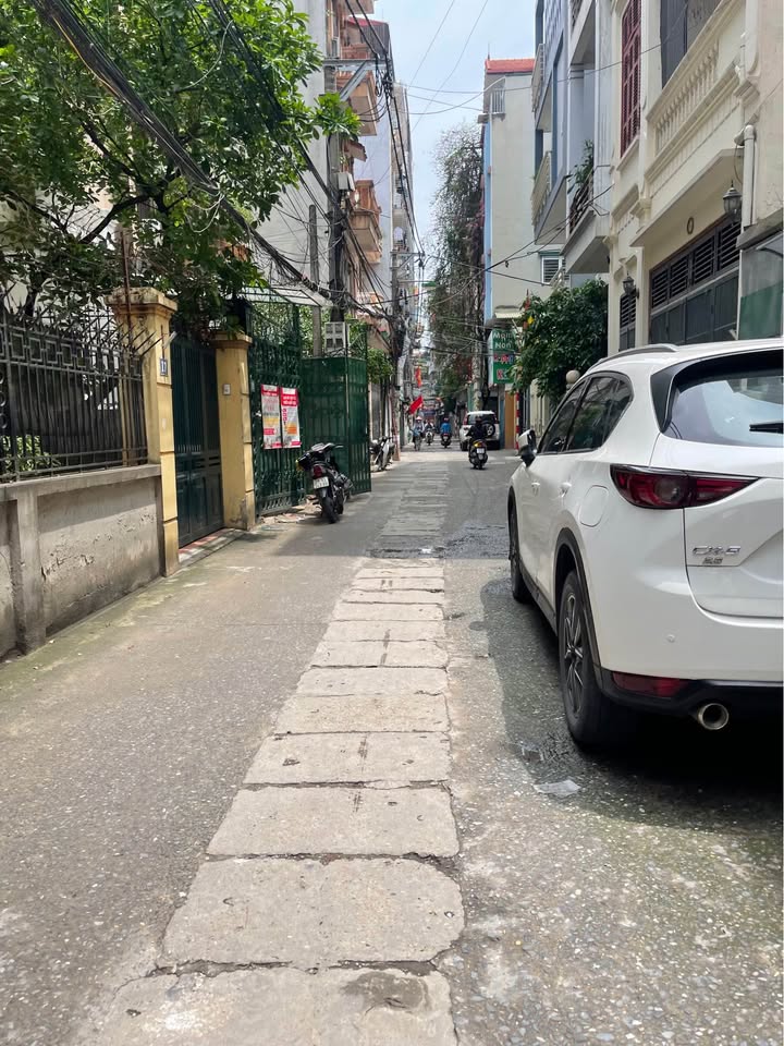 Nhà 6 tầng Cổ Nhuế 34m² giá 8 tỷ - Có thang máy hiện đại!