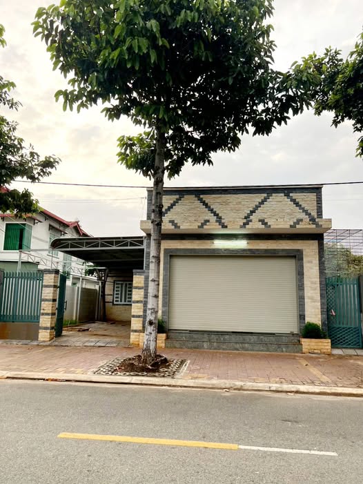 Nhà mặt tiền đường số 9 Thị trấn Long Điền 244m² giá chỉ 5.45 tỷ - Đầu tư sinh lời lý tưởng!