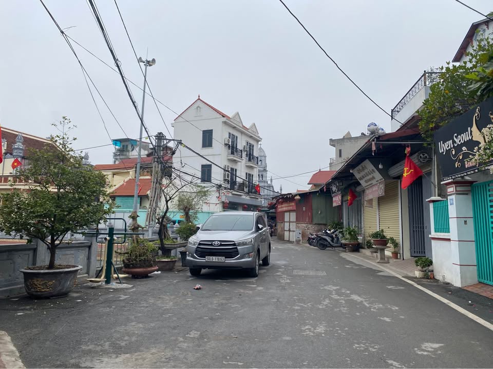 Đất lô góc Thị trấn Trạm Trôi 52m² giá 6 tỷ - Ô tô đỗ cửa thuận tiện!