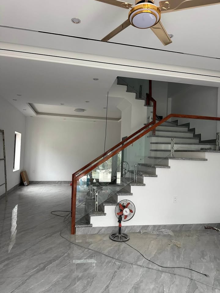 Nhà đẹp 3,5 tầng tại Phường Hà Khẩu, 60,5m² chỉ 3,4 tỷ - Đón Tết ngay!