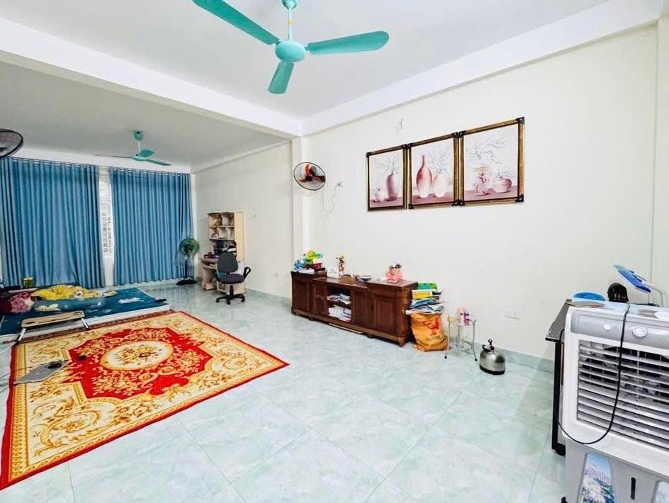 Nhà 3 tầng thôn Vệ, 80m² giá thỏa thuận - Thiết kế hiện đại, ô tô vào tận cửa!