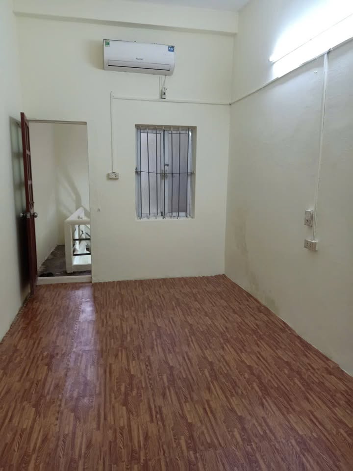 Nhà riêng cho thuê phố Bạch Mai, Quận Hai Bà Trưng 35m² - An ninh tốt, phù hợp gia đình!
