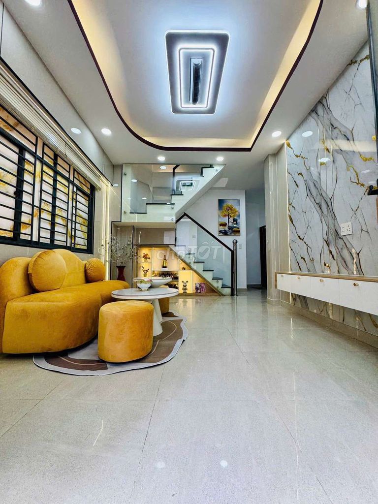Nhà đẹp Quận 8, 24m² giá 4.98 tỷ - Sẵn sàng vào ở ngay!